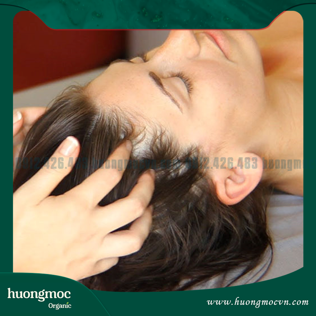 Massage da đầu là cách chăm sóc tóc thưa mỏng hiệu quả